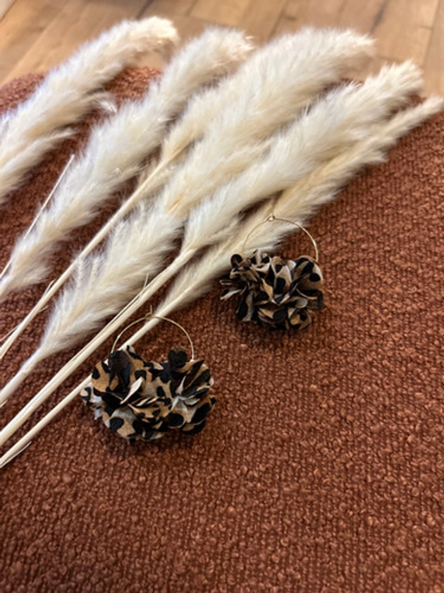 Boucles pompons léopard | AUX PETITS BONHEURS