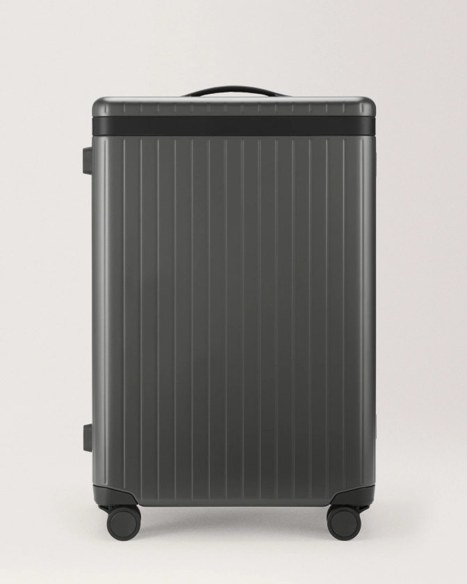 The Check-in Suitcase · CarlFriedrik
