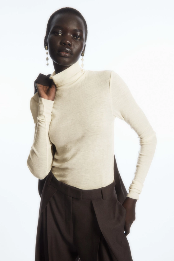 MERINO WOOL TURTLENECK TOP