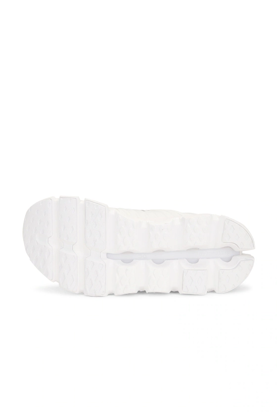 On Cloudswift 3 Ad Sneaker in Undyed White & White | REVOLVE
