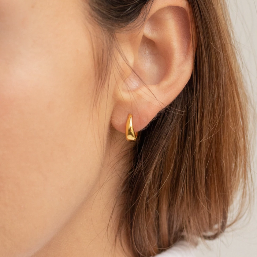 Hinged Huggie Earrings by Caitlyn Minimalist Gold Hoop Earrings Perfect Minimalist Look Bridesmaid Gifts ER056 - Etsy