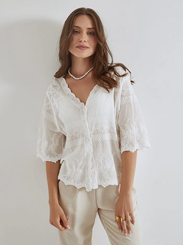 Βαμβακερό πουκάμισο με κέντημα σε λευκό, 14,99€ | Celestino