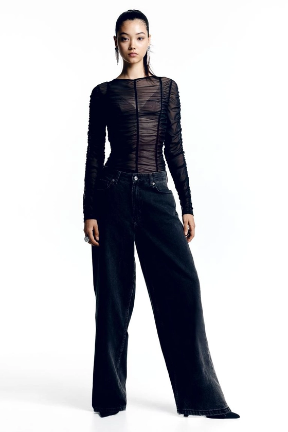 Top en mesh à effet ruché - Encolure bateau - Manches longues - Noir - FEMME | H&M FR