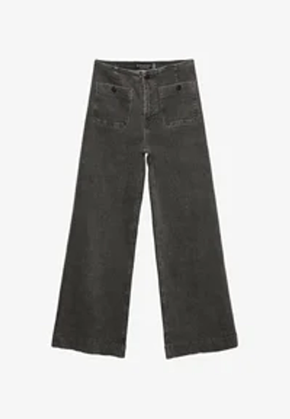 Stradivarius MINIMALIST WITH POCKETS - Jean flare - used denim - ZALANDO.BE