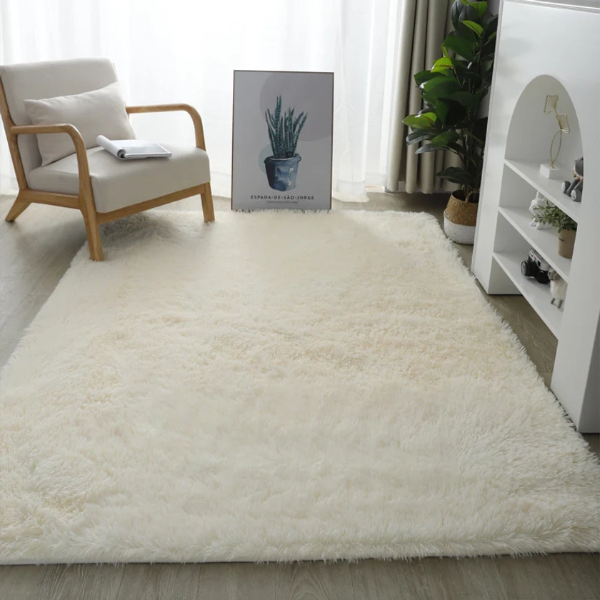 Tapis de salon en fourrure moelleux et moderne blanc/beige