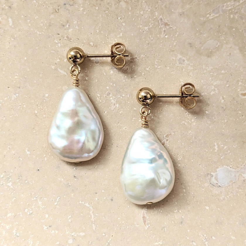 Gaia Flat Teardrop Pearl Earrings