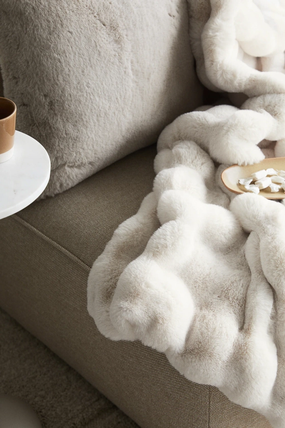 Structured fluffy blanket - White - Home All | H&M GB