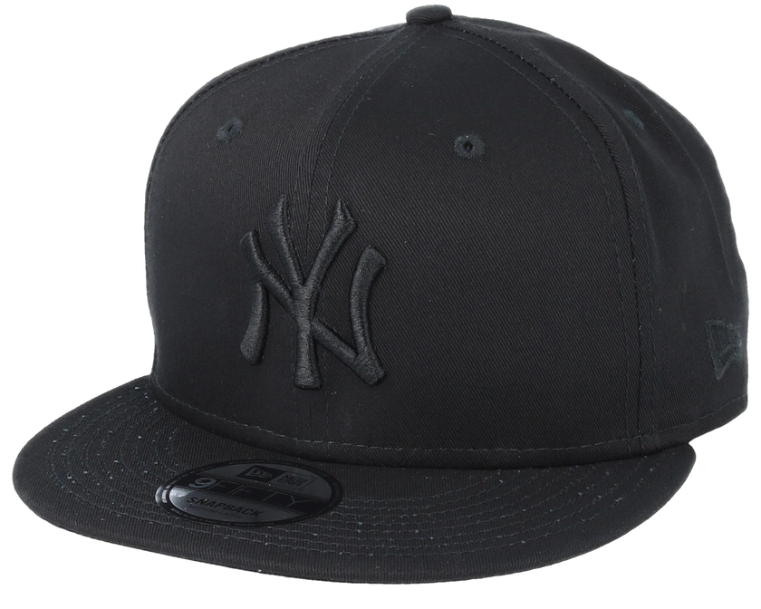 New York Yankees Black/Black 9FIFTY Snapback - New Era cap | Hatstore.co.uk