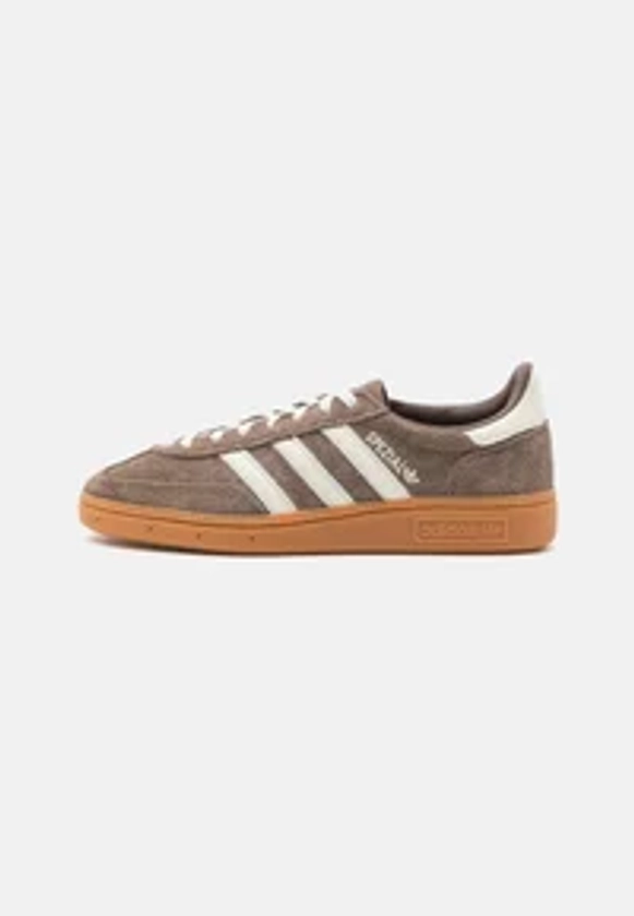 HANDBALL SPEZIAL UNISEX - Sneakers laag - earth strata/off white