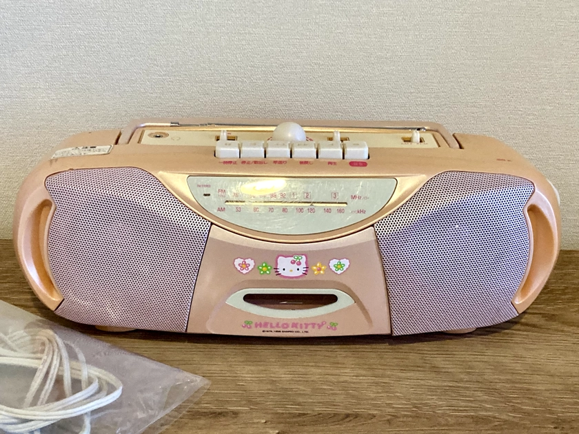 HELLO KITTY Radio cassette player with AM/FM Used Doshisha Pink Japan Sanrio
