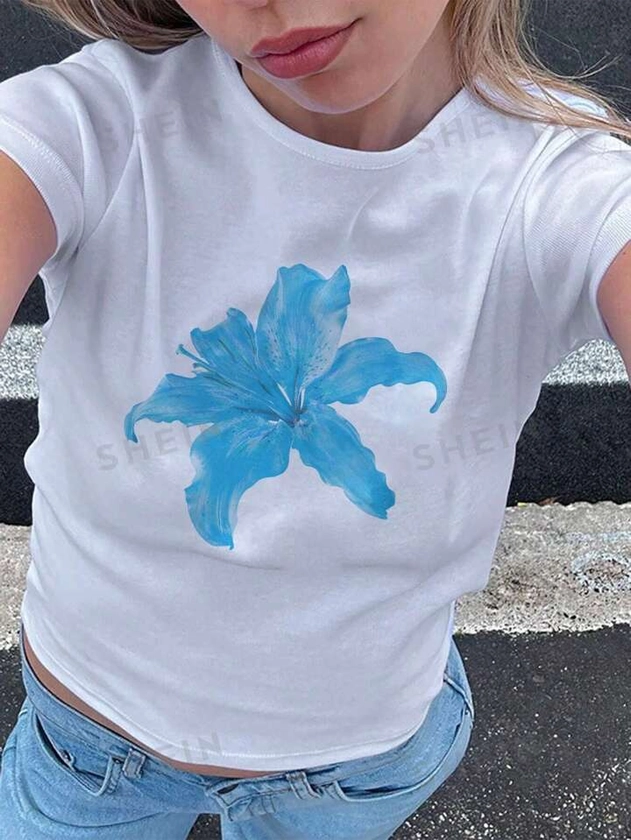 SHEIN EZwear Camiseta casual feminina slim fit com estampa floral azul e gola redonda branca de manga curta, para o verão