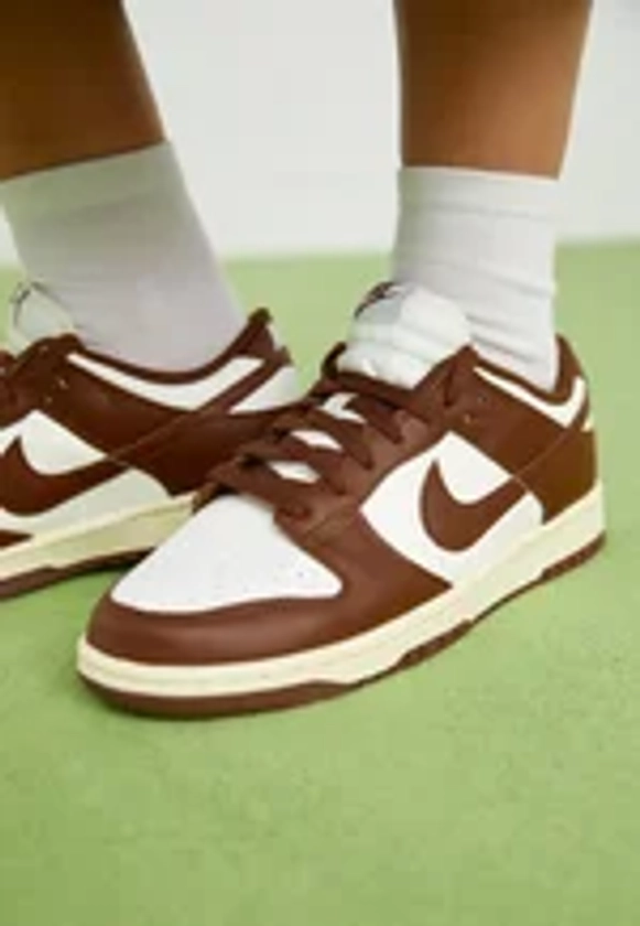 Nike Sportswear DUNK - Baskets basses - sail/cacao/coconut milk/blanc - ZALANDO.FR