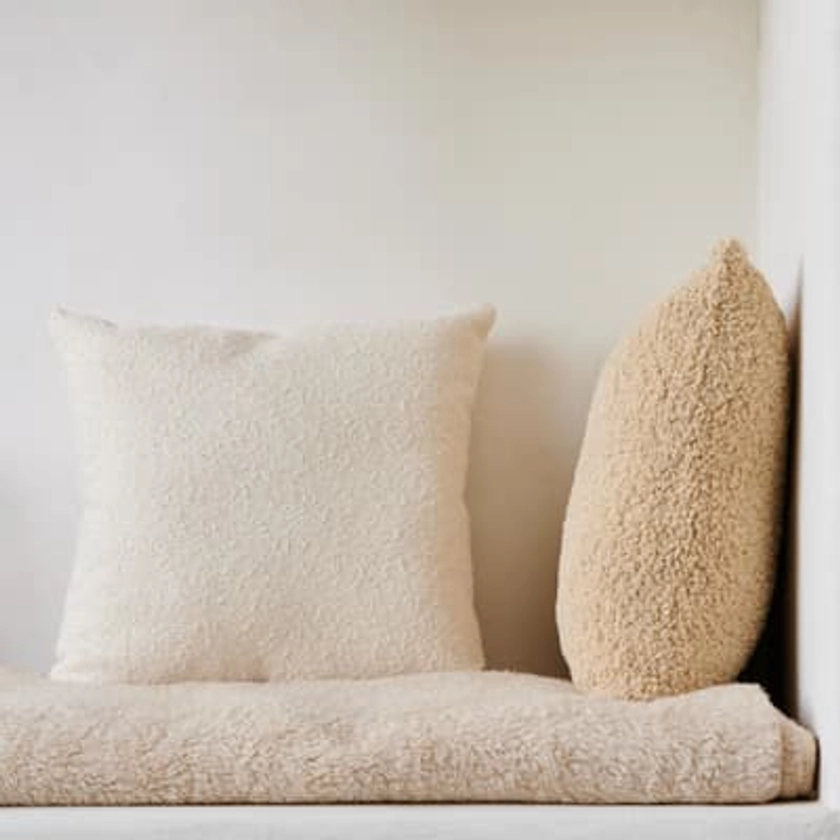 SHAUN Coussin beige Larg. 50 x Long. 50 cm | CASA