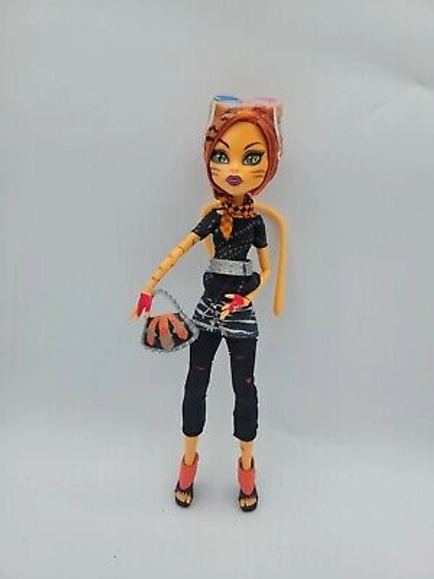 Monster High Doll Maul Session Toralei Stripe Fashion Pack With 1st Wave Doll