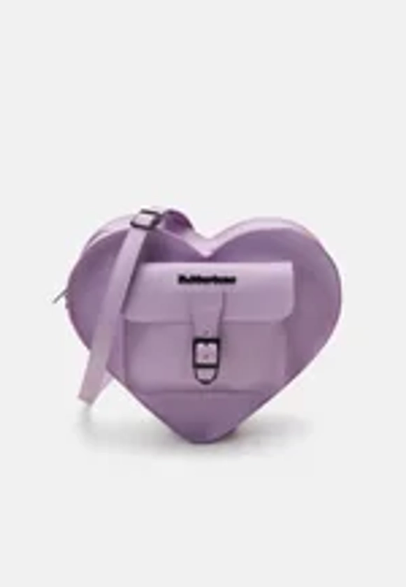 Dr. Martens HEART UNISEX - Across body bag - lilac kiev/lilac - Zalando.co.uk