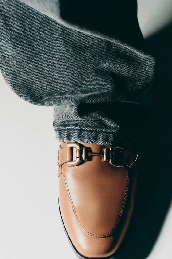 SPLIT LEATHER LOAFERS WITH CHAIN DETAIL