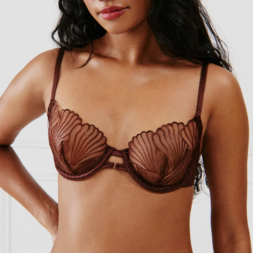 Soutien-gorge corbeille en broderie