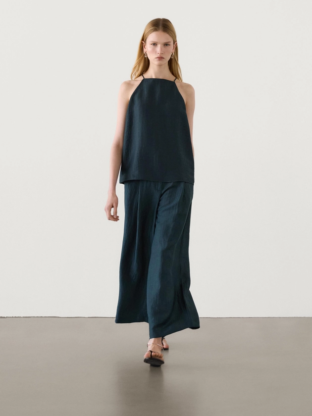 Linen blend top with open back · Green · Shirts  | Massimo Dutti