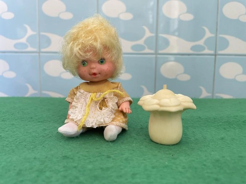 Brinquedo Antigo - Boneca Moranguinho Nené Bananinha - Anos 80 - Desapegos de Roupas quase novas ou nunca usadas para bebês, crianças e mamães. 1268005