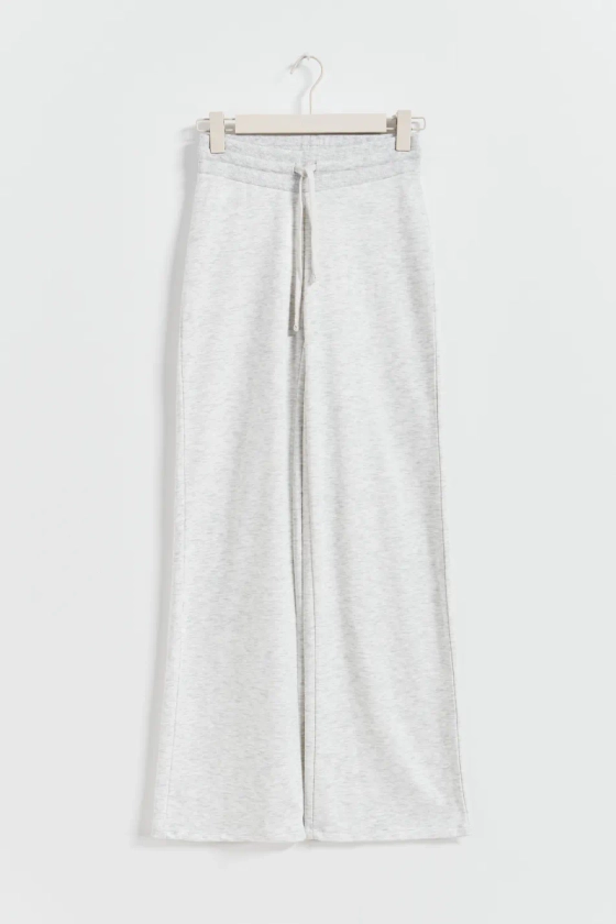 Slim low waist sweatpants - Grey - Women - Gina Tricot