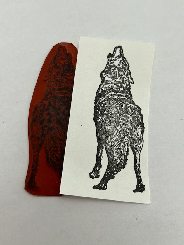 rubber stamp - howling WOLF stamp - animal stamp - unmounted stamp, used stamp - UM242