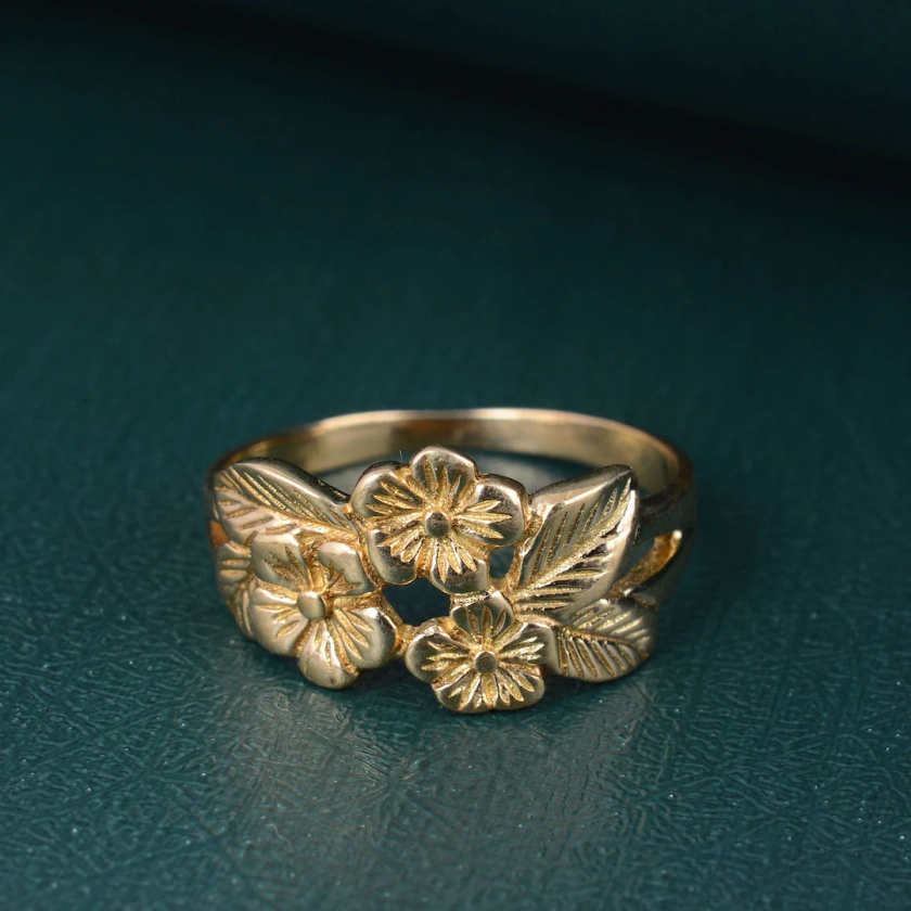 Floral ring, Brass Ring, Flower Ring, multi flower ring, Vintage Ring, gift for her, dainty ring, boho ring, handmade ring, women ring, gift