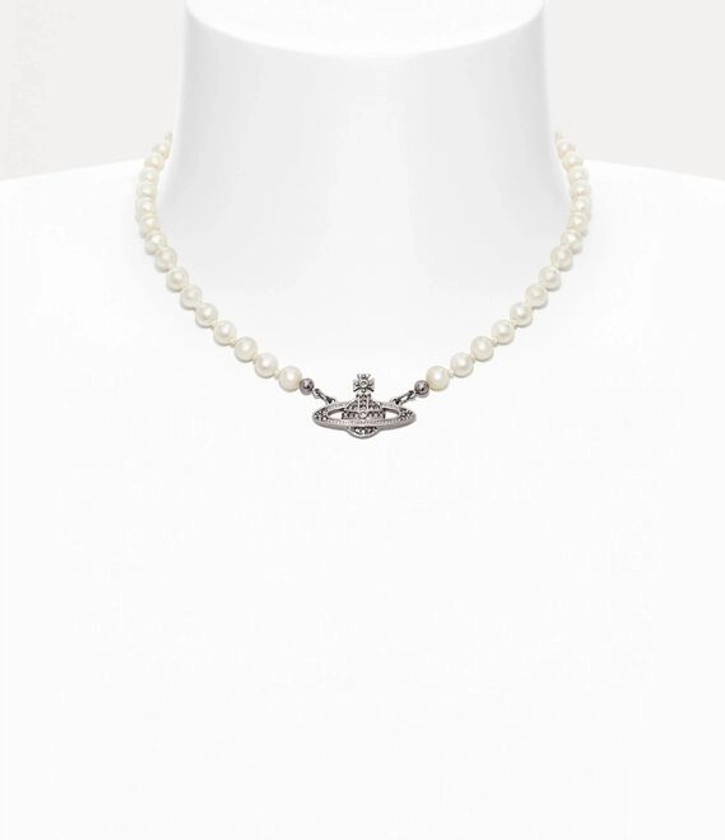 Mini bas relief pearl choker