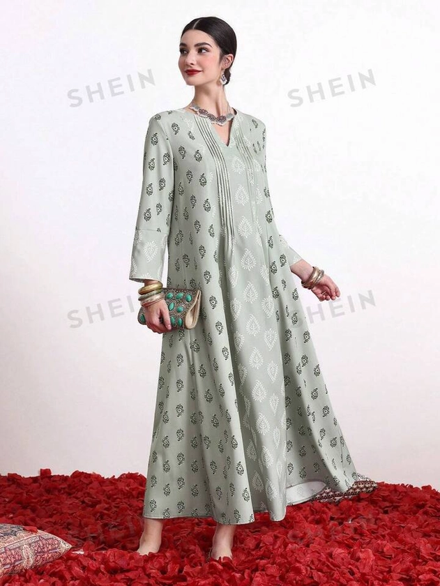 SHEIN Mulvari Robe Imprimée Pour Femmes Avec Encolure En V Encochée Et Détails Plissés