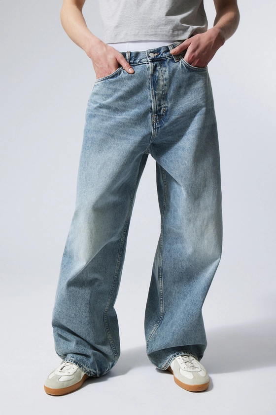 Astro Loose Baggy Jeans