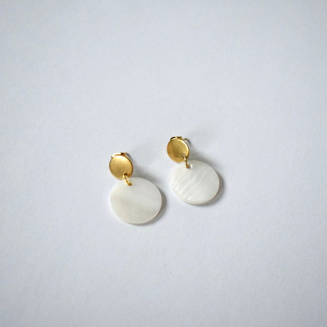 Stud Earrings With Mother of Pearl Shell Circle Pendant Round Stainless Steel Gold - Etsy UK