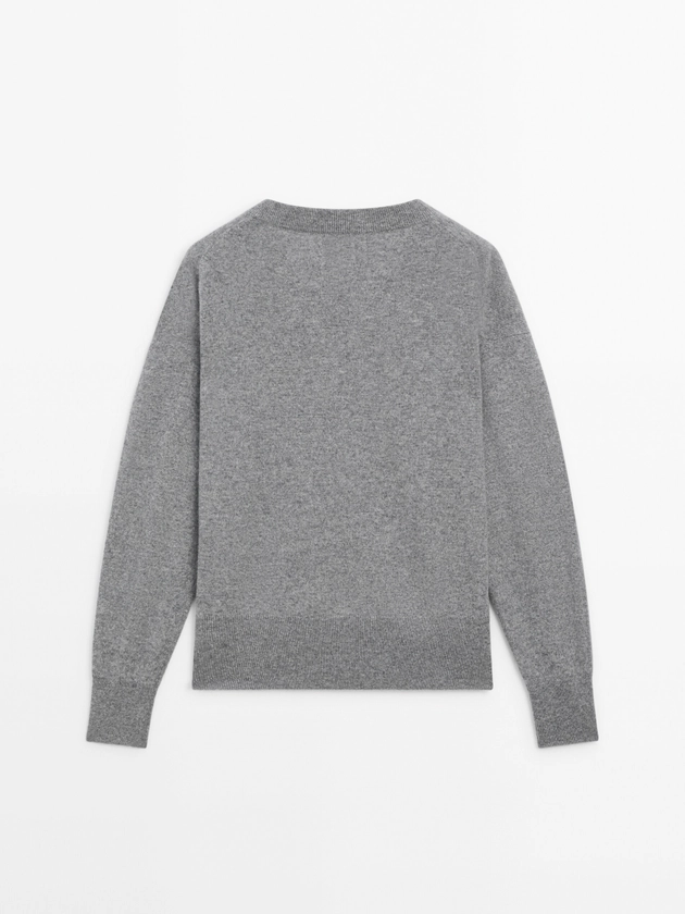 Knit 100% cashmere V-neck sweater · Mole Brown, Grey, Lilac, Dark Green, Black · Sweaters And Cardigans | Massimo Dutti