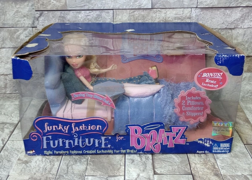 VTG MGA Funky Fashion Furniture For Bratz Beauty Bed w/ Bonus Doll READ DETAILS
