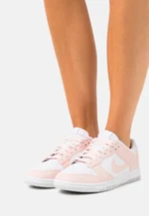 Nike Sportswear DUNK NEXT NATURE - Trainers - white/pale coral/white - Zalando.co.uk