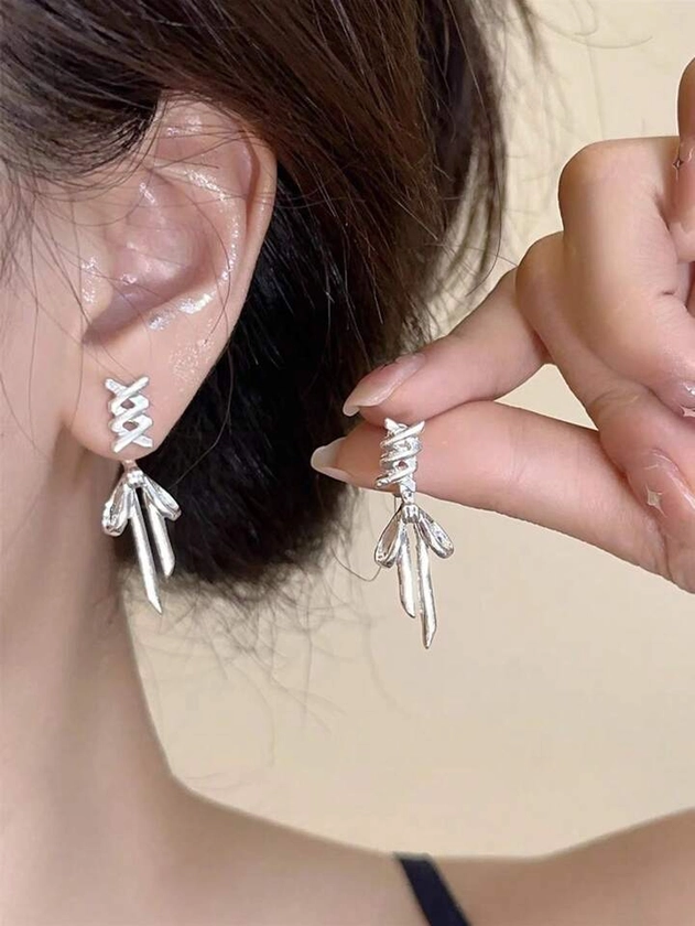 2 piezas Estilo coreano Aleación de lujo Dulce y elegante Pendientes de cruz de lazo de cinta de raso plateado para mujeres Diario/Commuting/Leisure