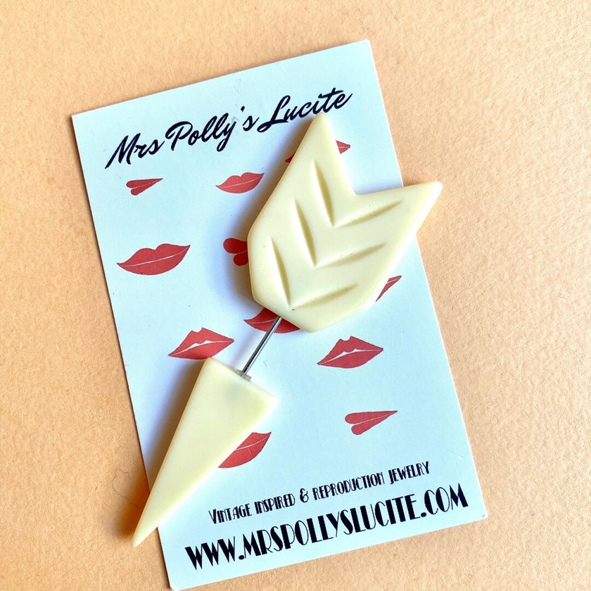 Cream Poison Arrow Stick Pin Brooch,resin, Retro Vintage Bakelite 1940s 1950s Inspired by Mrs Polly's Lucite - Etsy