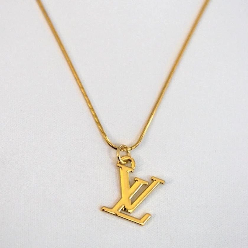 Louis LV Gold Pendant Necklace