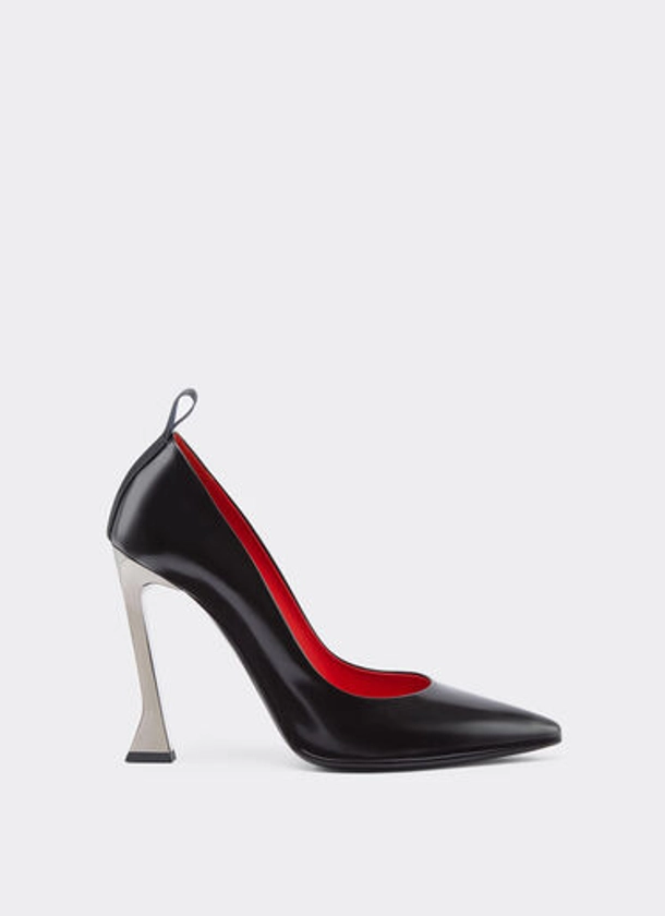 Brushed leather court shoes with Prancing Horse detail in Black | Ferrari®
