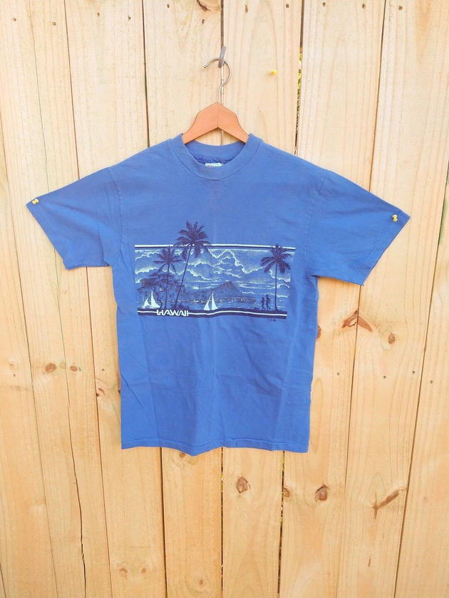 Vintage Hawaiian T-shirt From 1983 - Etsy