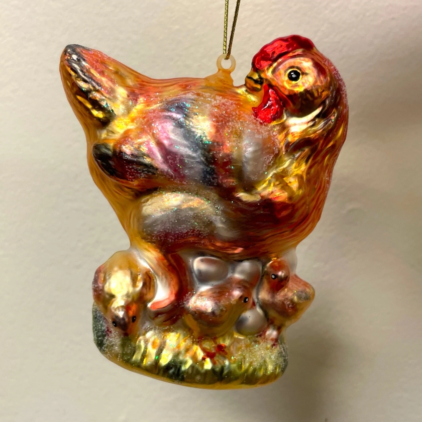 (Pre-Order) Chicken and Baby Chicks Glass Ornament