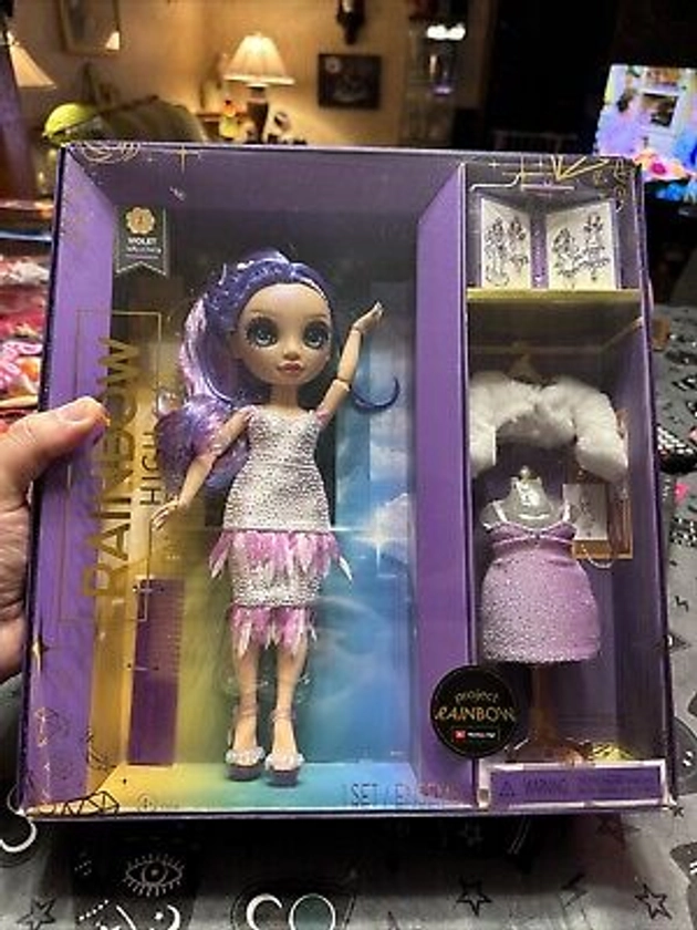 Rainbow High Fantastic Fashion Violet Willow-Purple 11” Fashion Doll and Playset