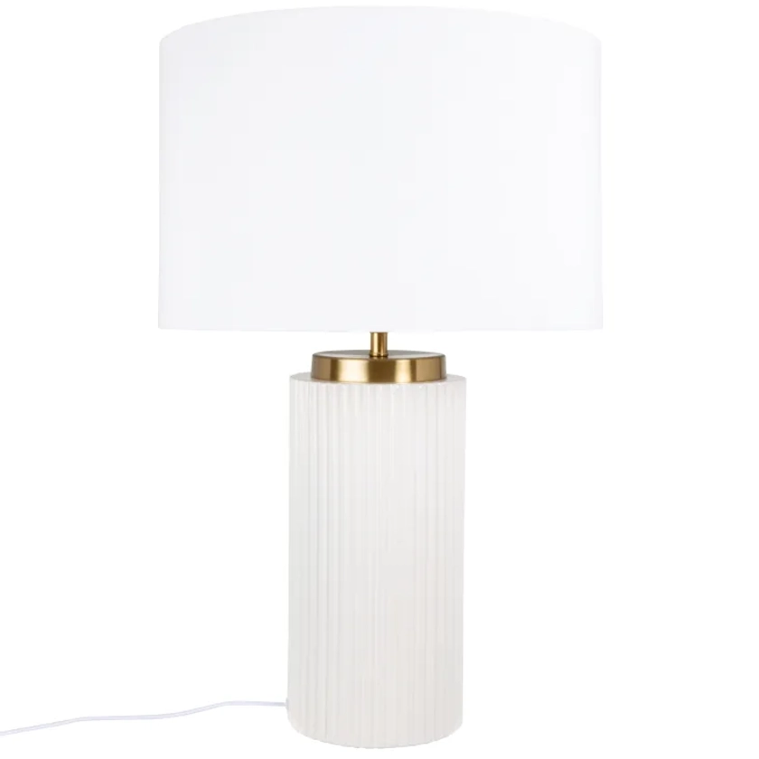 Lampe en céramique striée blanche et métal doré, abat-jour en polyester recyclé blanc