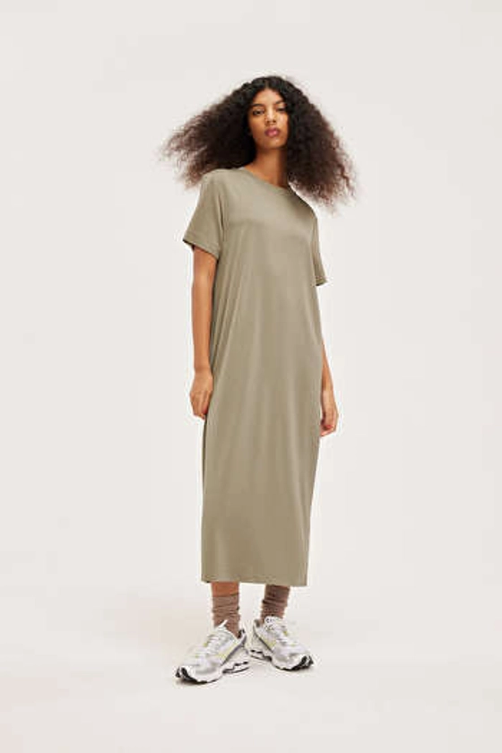 Super soft t-shirt dress - Dusty Mole - Monki GB