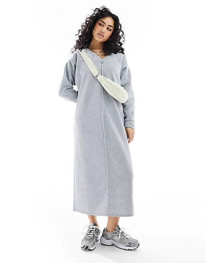 ASOS DESIGN - Midi sweater jurk met V-hals en fleece voering in grijs