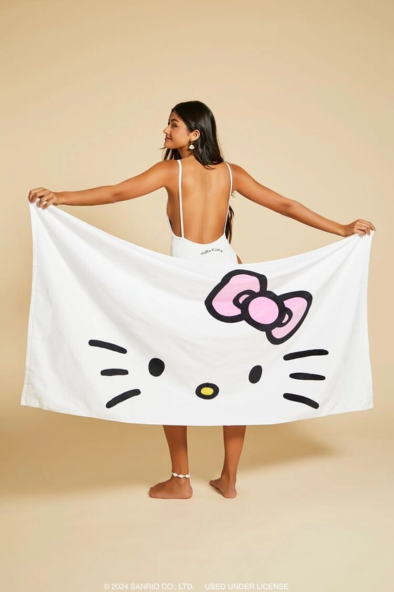 Hello Kitty Graphic Beach Towel | Forever 21