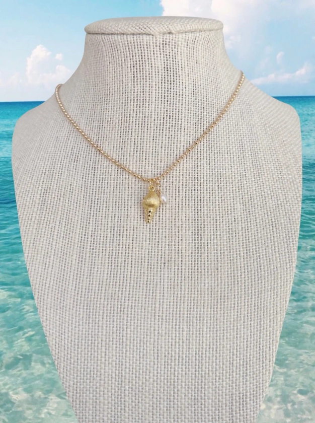 COLLECTING SHELLS CHOKER