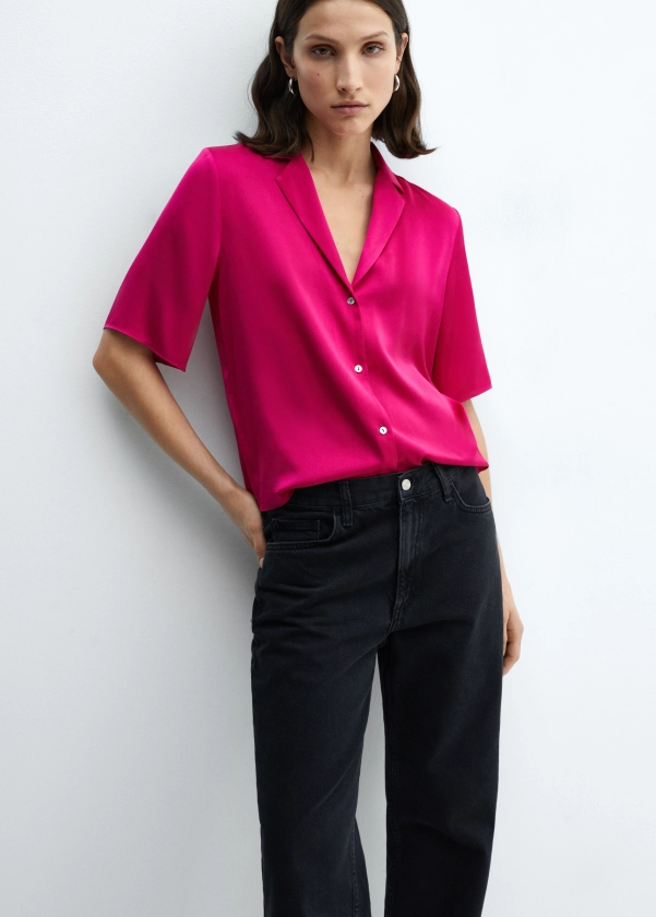 Short-sleeved satin shirt