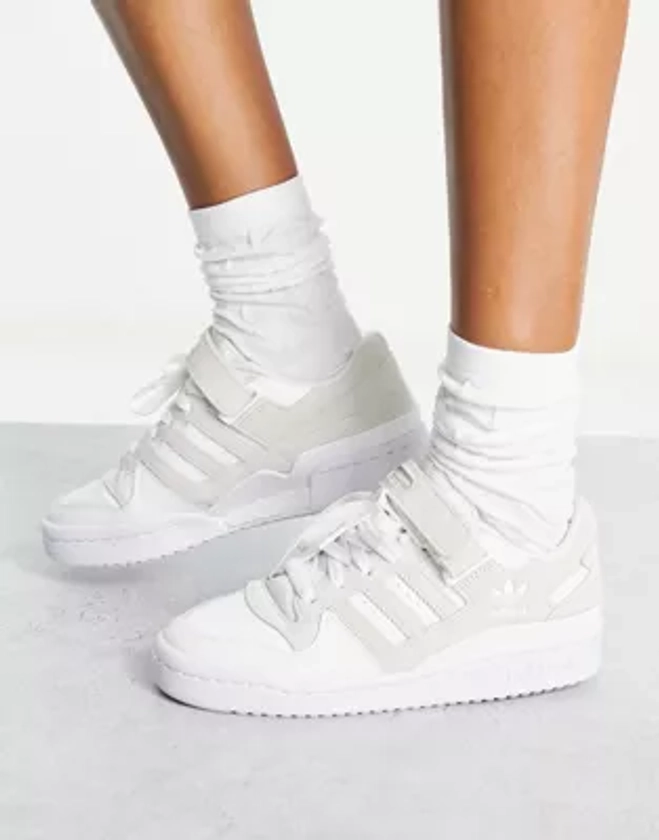 adidas Originals Forum low sneakers in off-white | ASOS