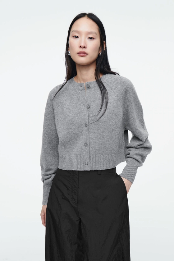 CARDIGAN COURT EN LAINE - GRIS CHINÉ - Knitwear - COS