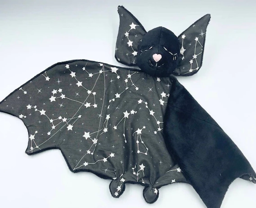 Baby bat security blanket, bat comforter, animal blanket, plush for baby, baby blanket bat, lovey blanket, bat plush, personalized baby toy