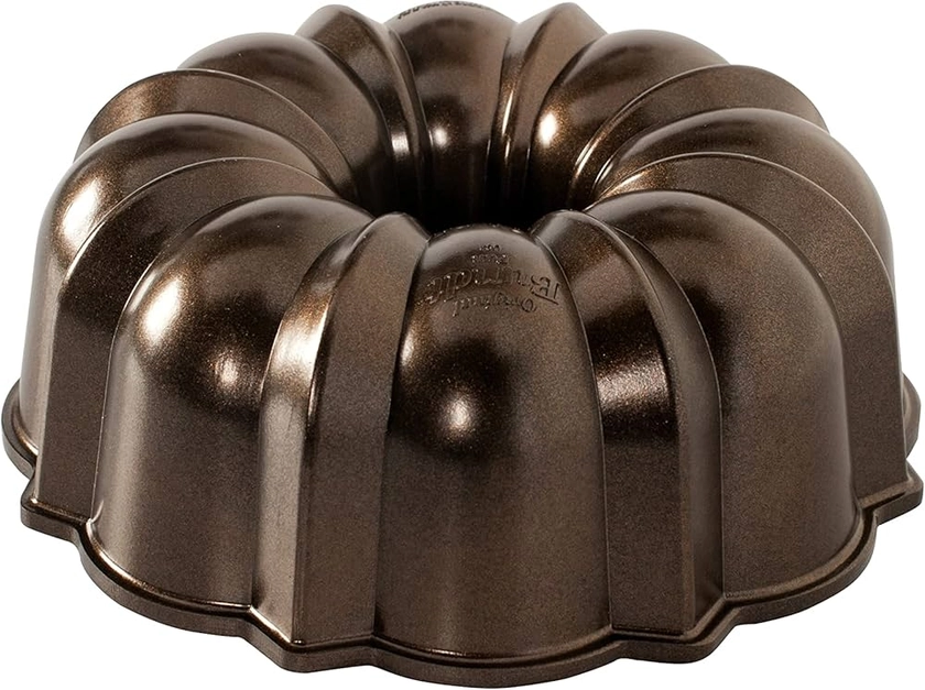 Nordic Ware 50148 12-Cup Pan Original Cast Aluminium, Bundt Tin with Fluted Pattern, Cake Mould Made in The USA, 2.8 liters, Bronze